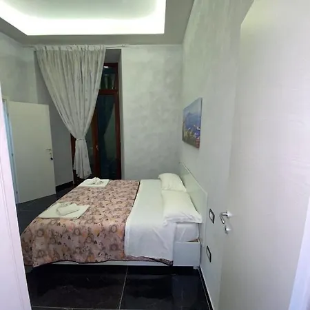 招待所 Savastano House