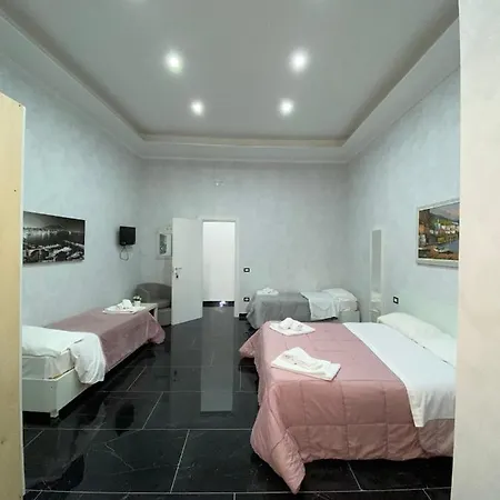 Pensión Savastano House 4*