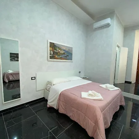 Savastano House Pensión