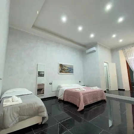 Savastano House Pensión 4*
